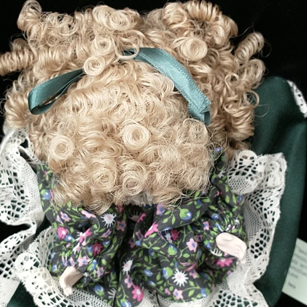 Porcelain doll - Picture 7 of 7